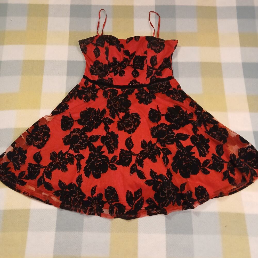City Studio red and black Dress Flocked Velvet Roses
